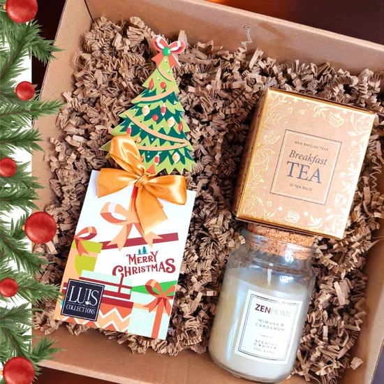 Örömteli karácsony- gyertyával, teával