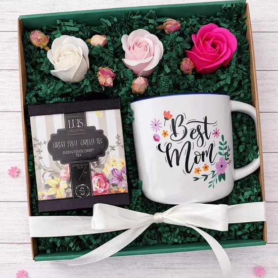 Best mom  - virágos bögrével és gyümöcsteával